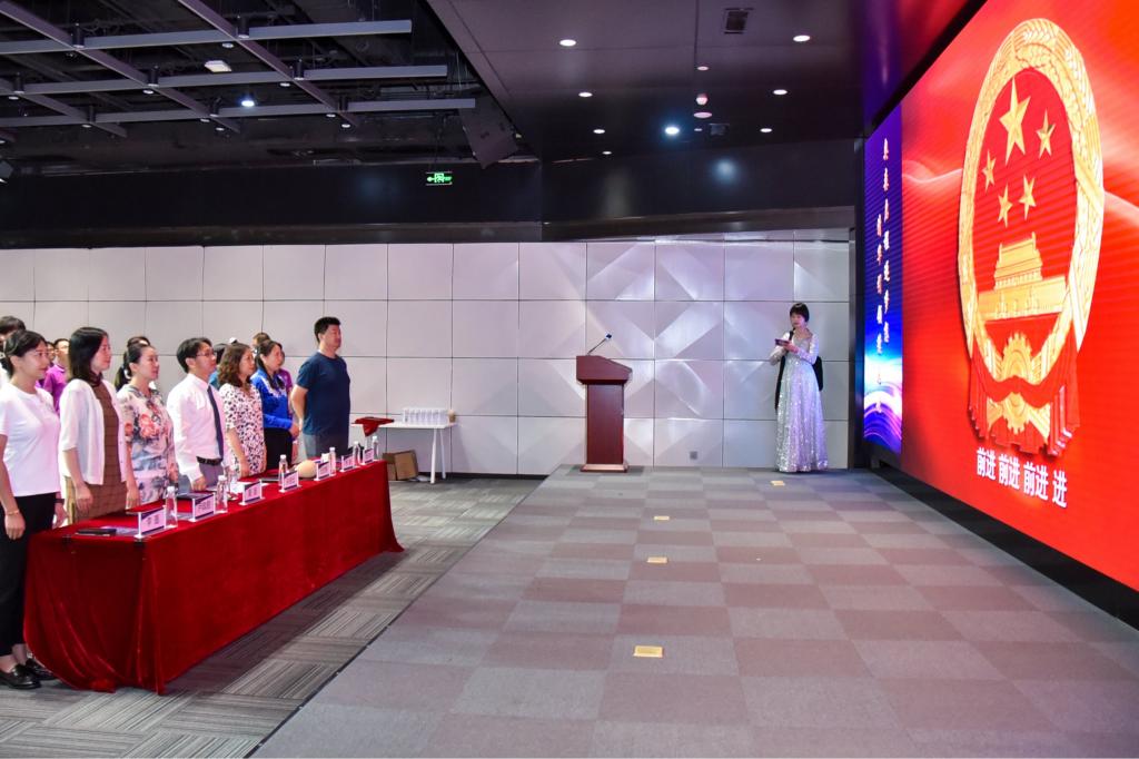 5升国旗 奏唱国歌 (3)